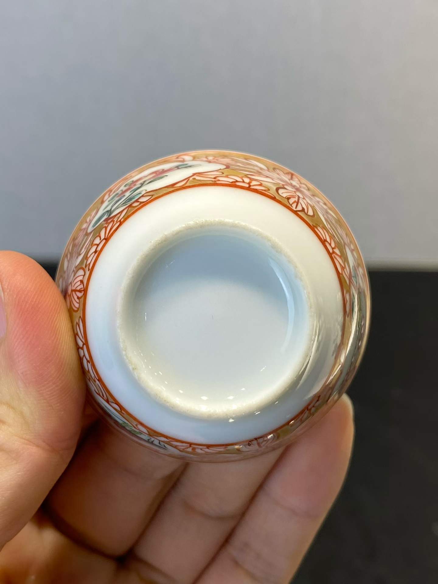 粉彩仕女花卉杯碟