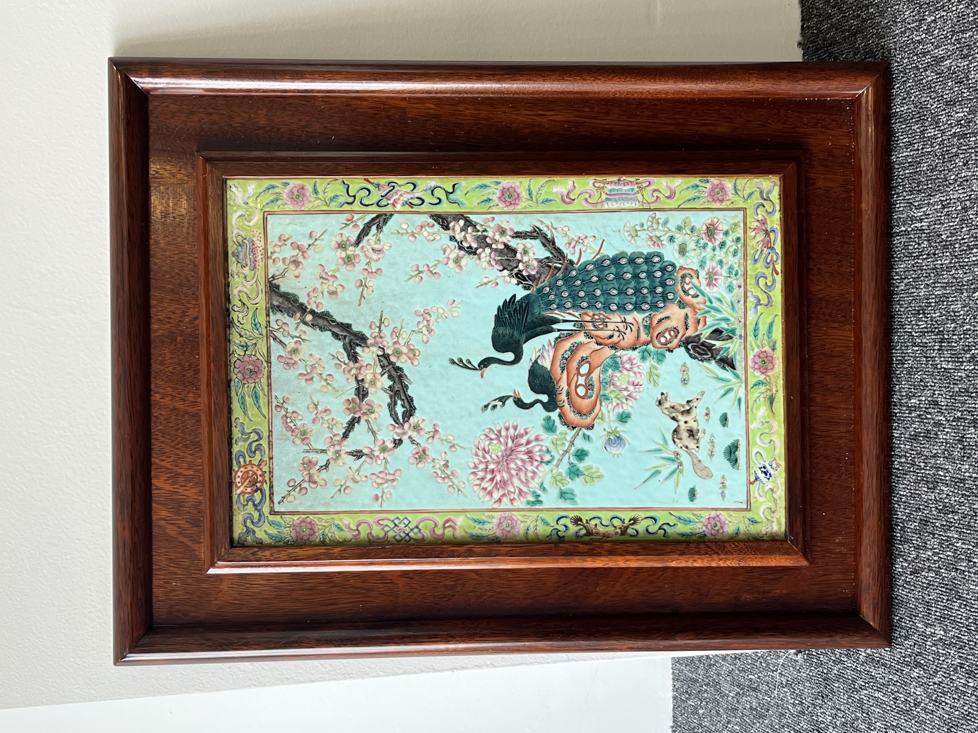 梅花孔雀图瓷板画
