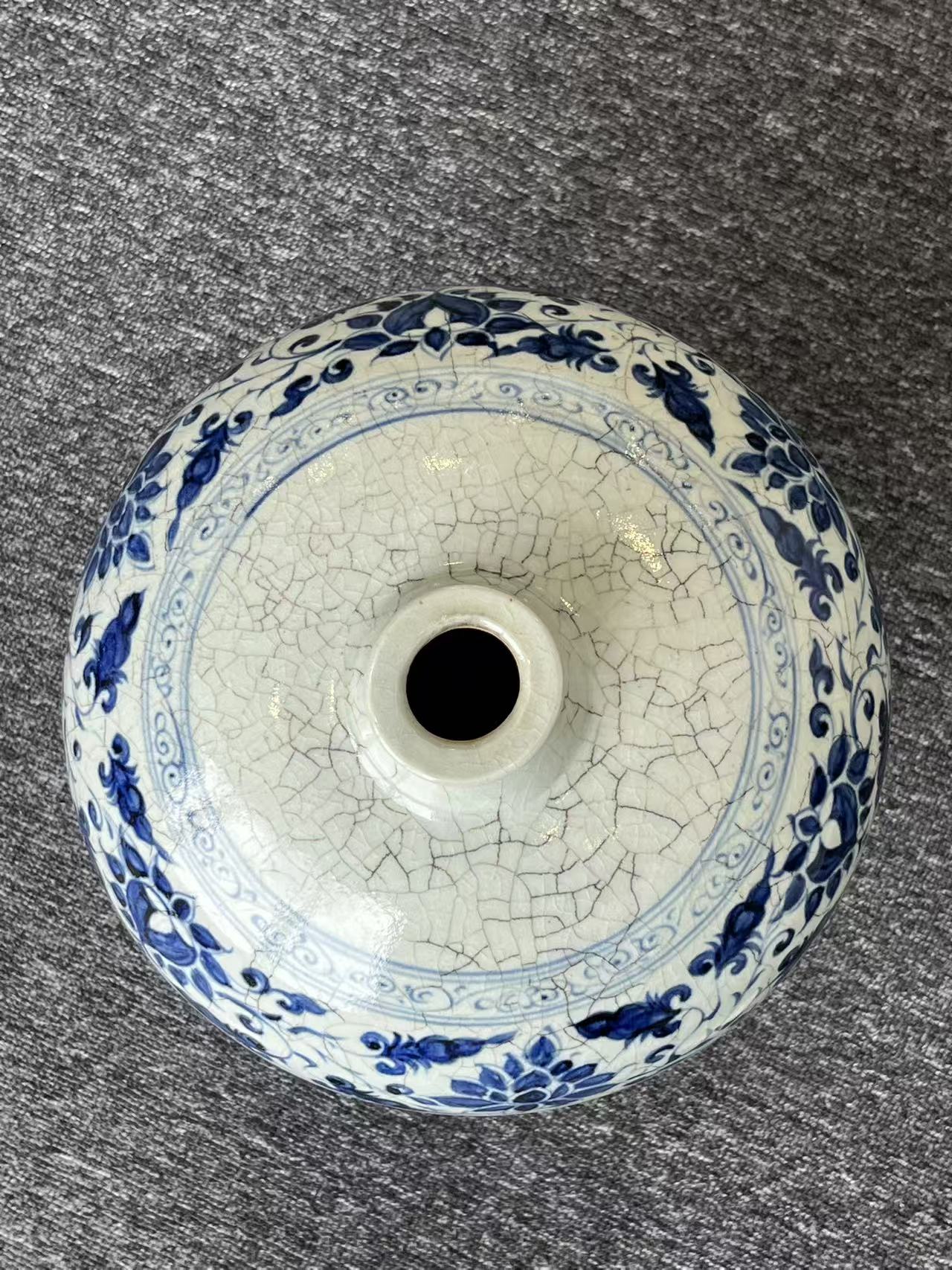 青花人物故事梅瓶