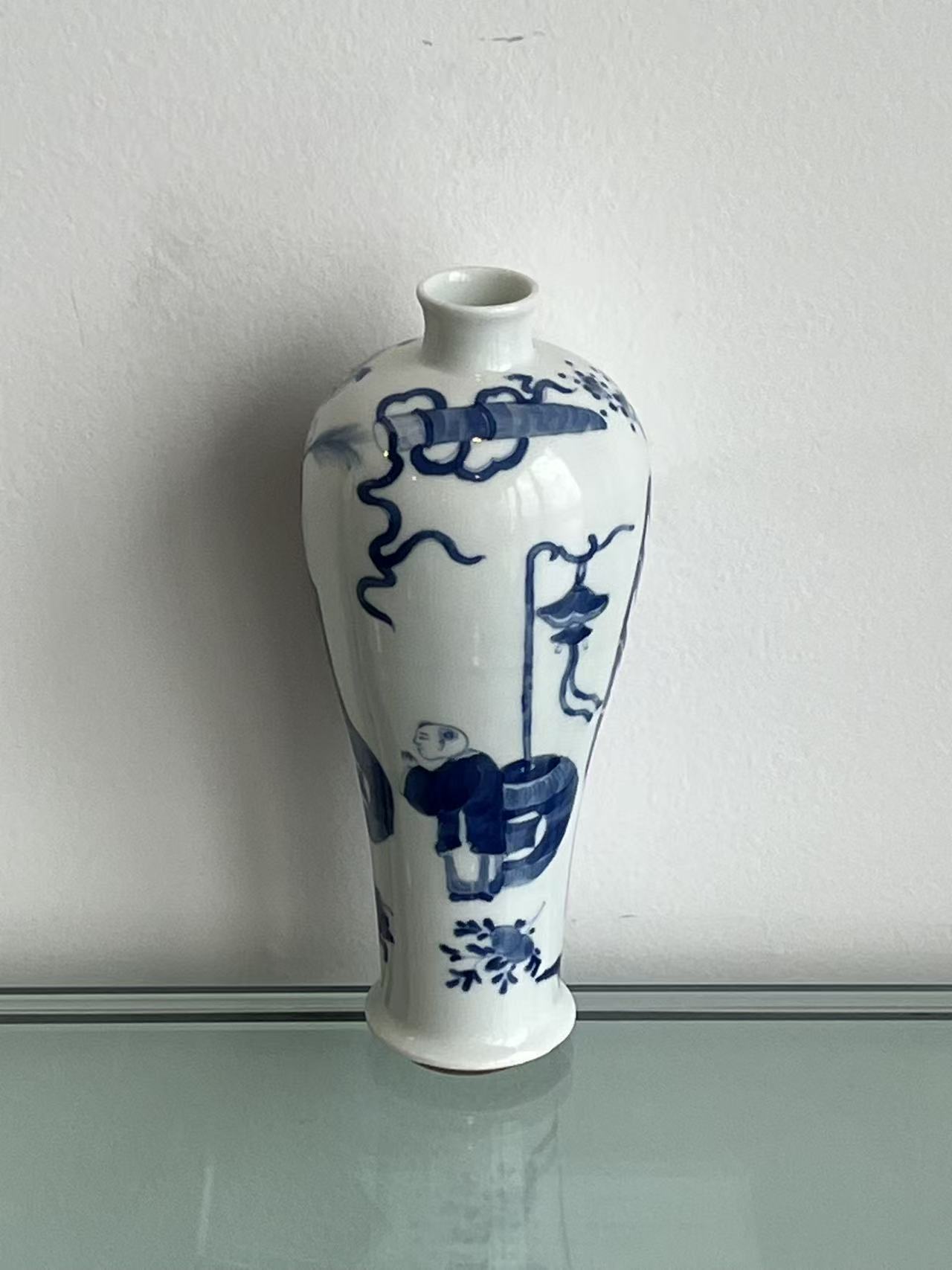 青花人物故事观音瓶