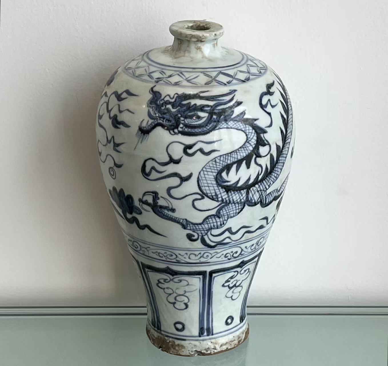 青花海水龙纹梅瓶
