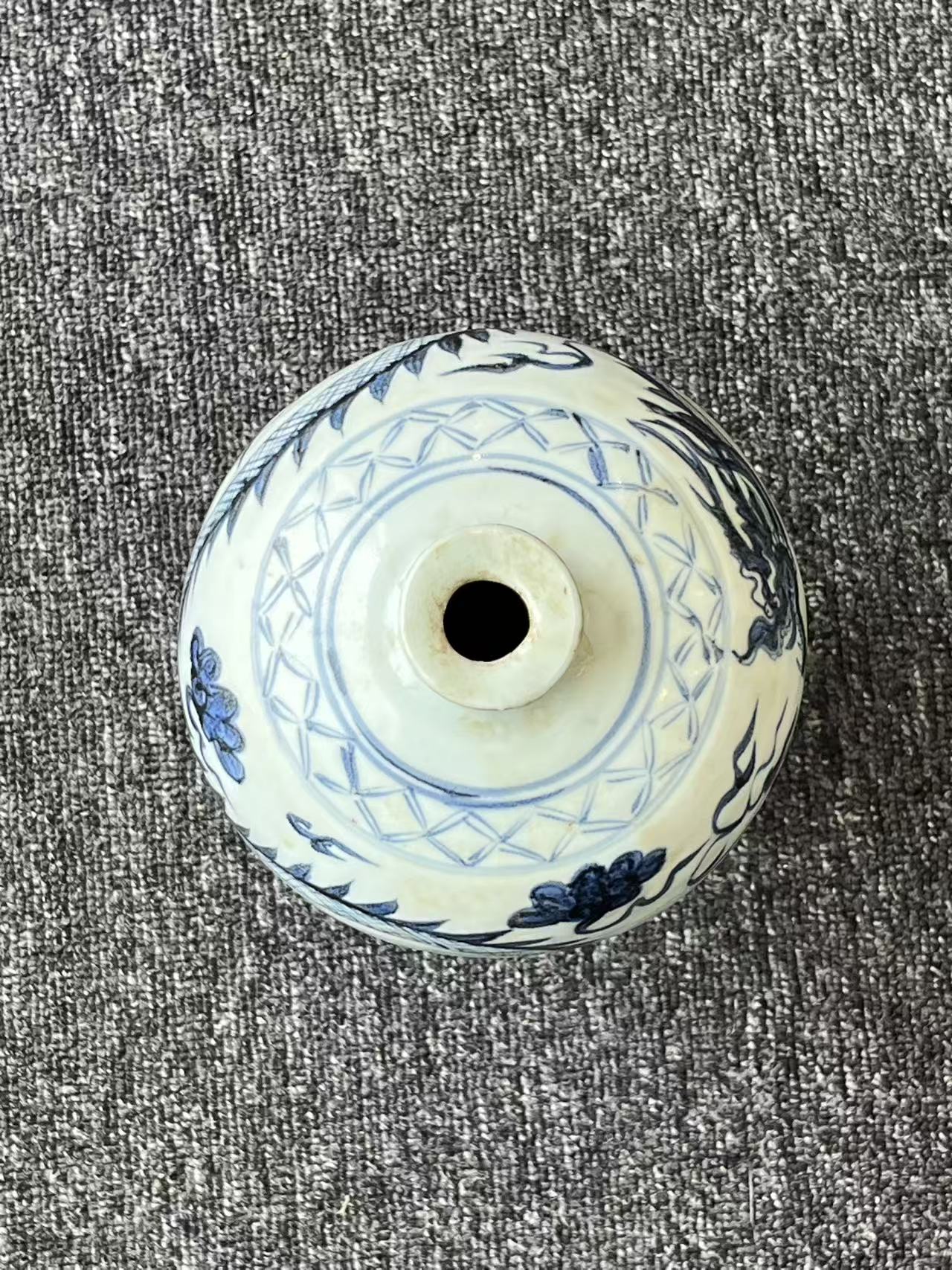 青花海水龙纹梅瓶