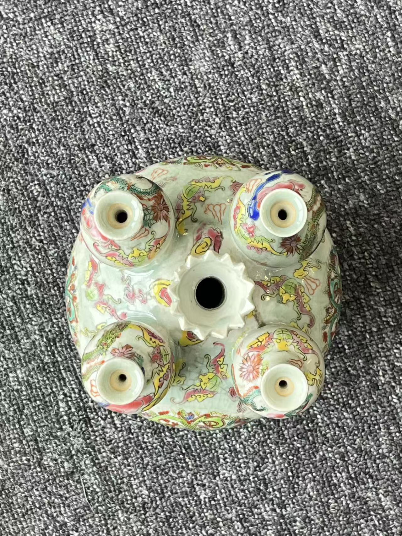 乾隆粉彩五管葫芦式花插供瓶