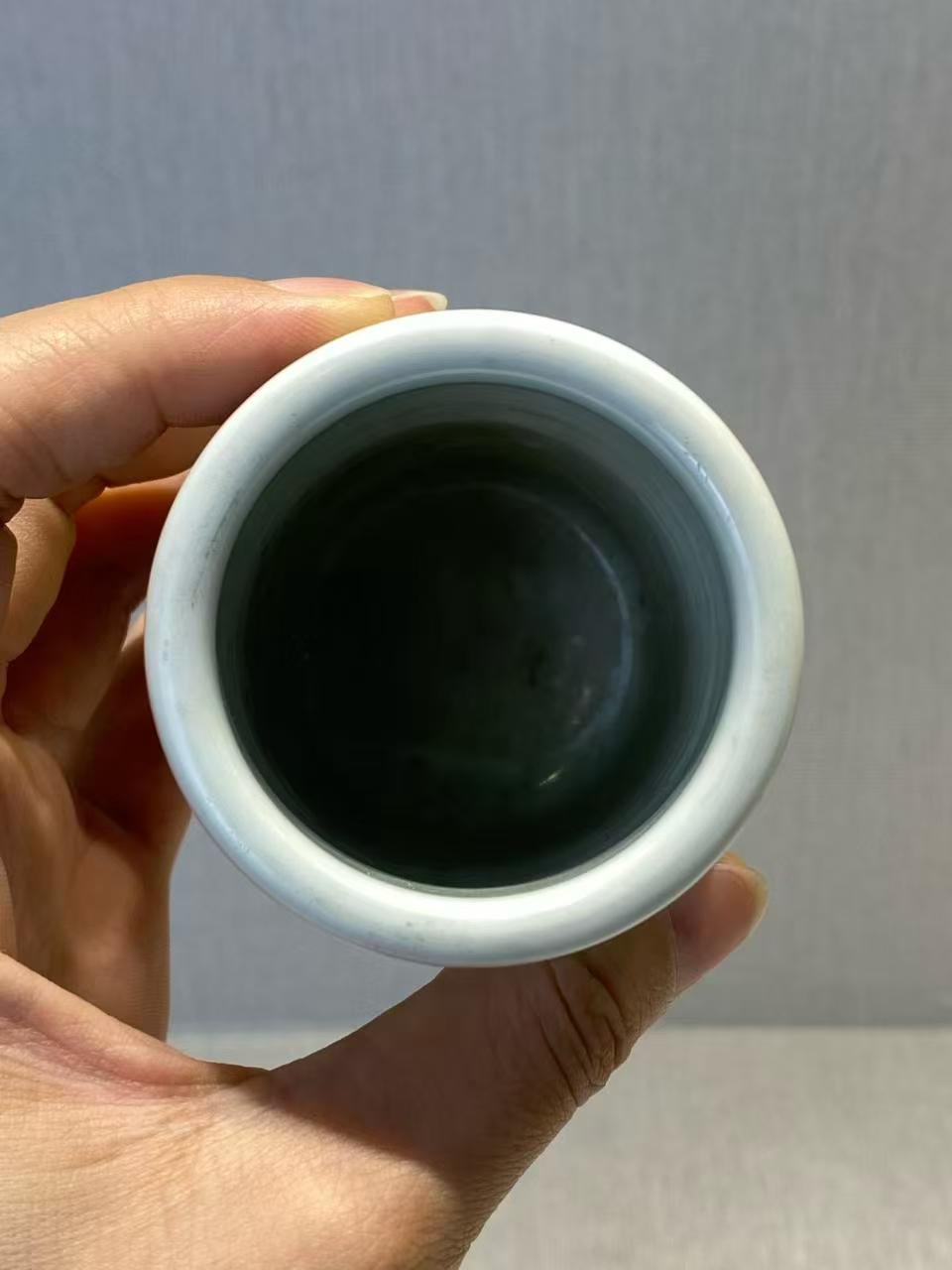 粉彩高士图笔筒