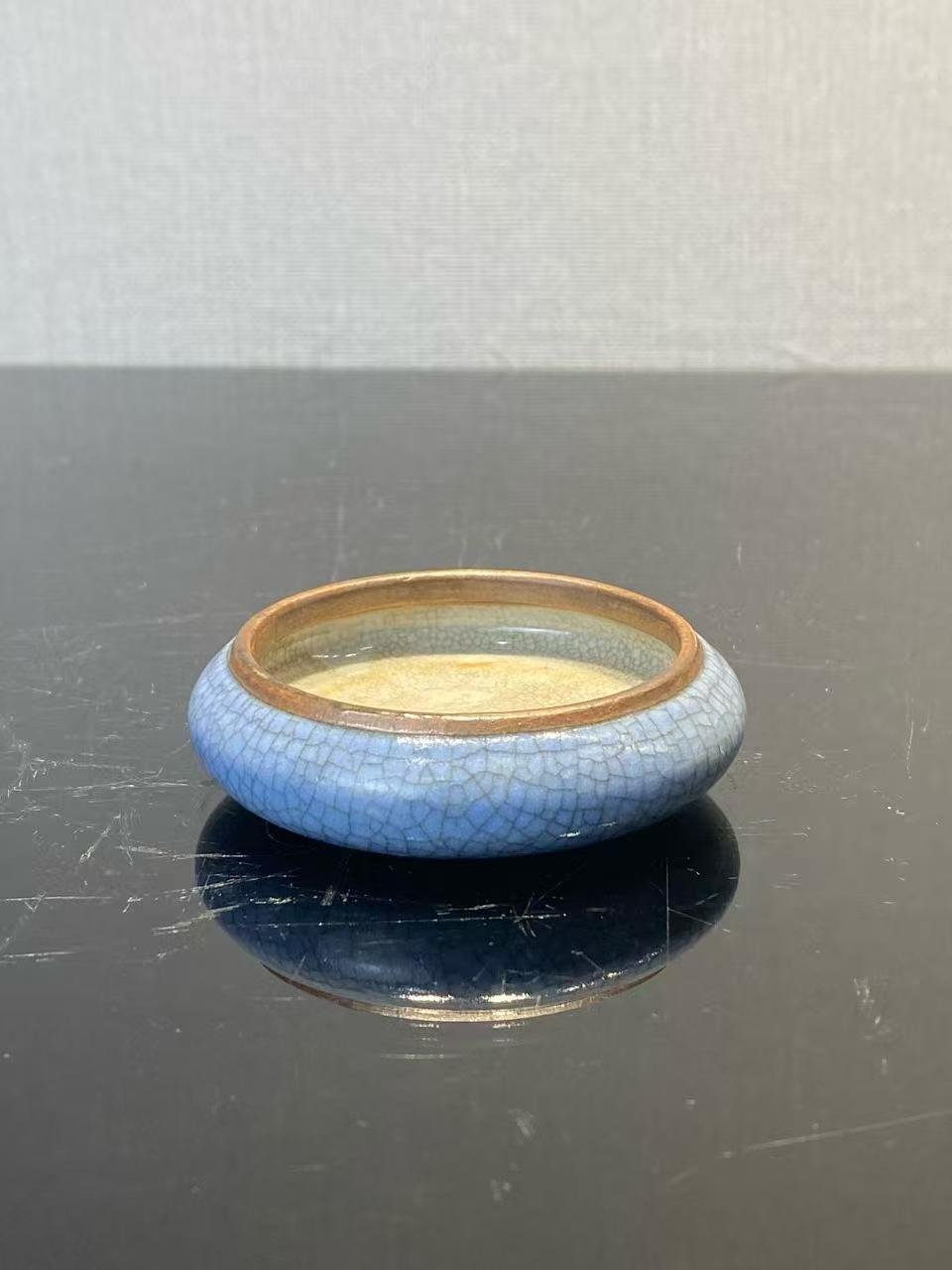 天蓝釉冰片纹镗锣洗