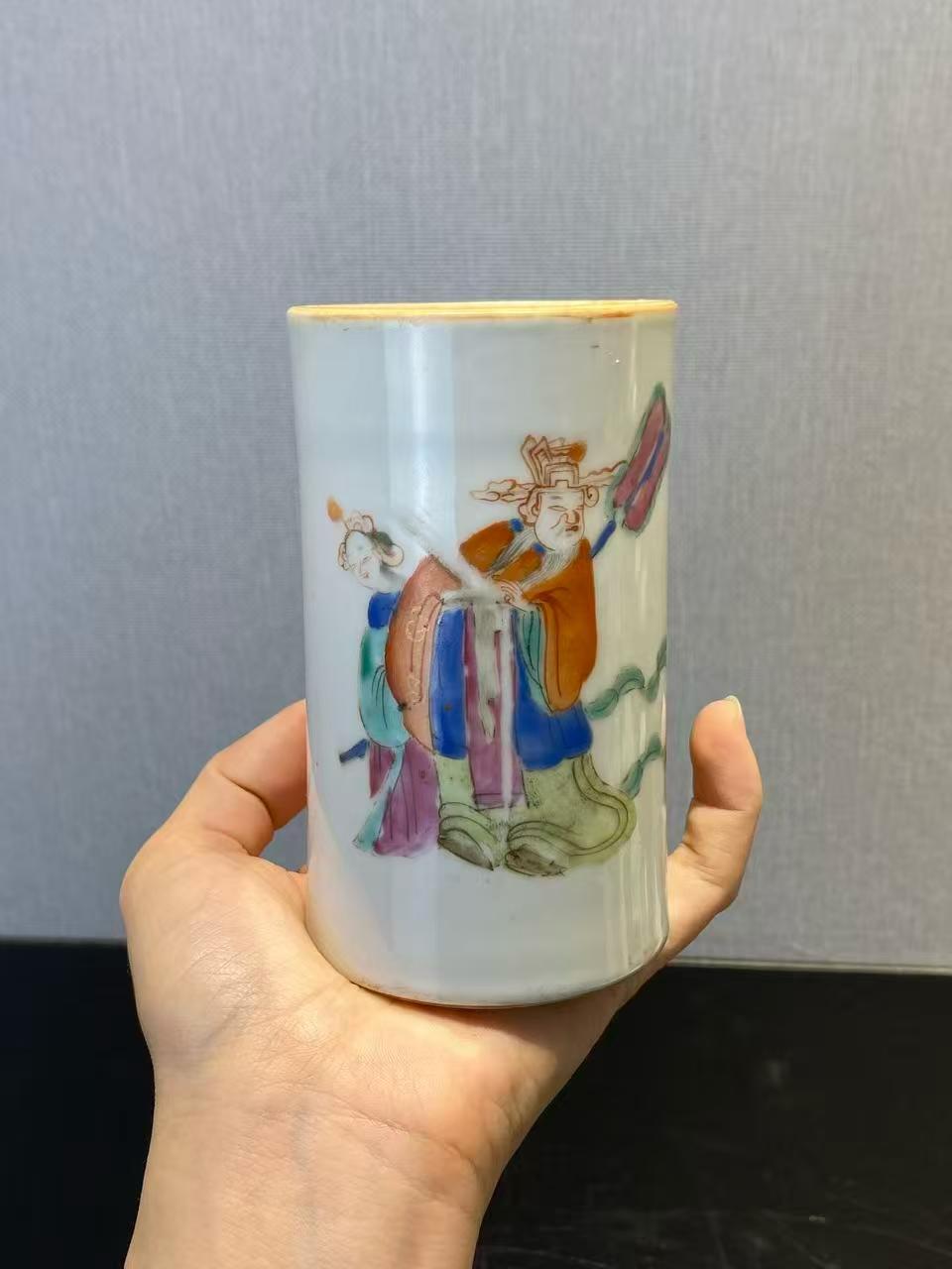 粉彩天官赐福笔筒
