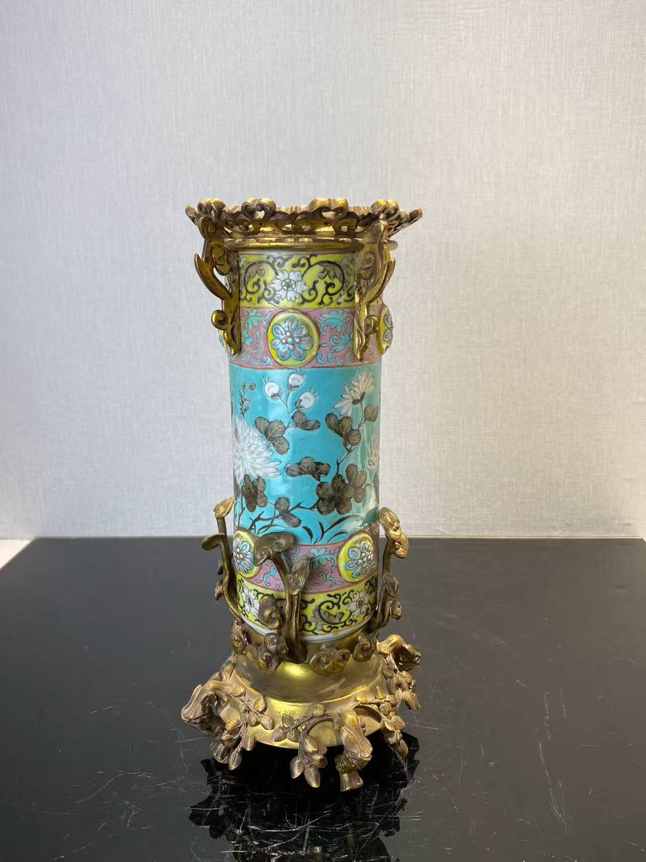 粉彩大雅斋风格龙纹花插