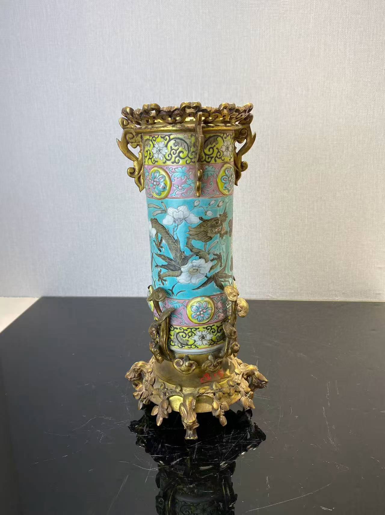 粉彩大雅斋风格龙纹花插
