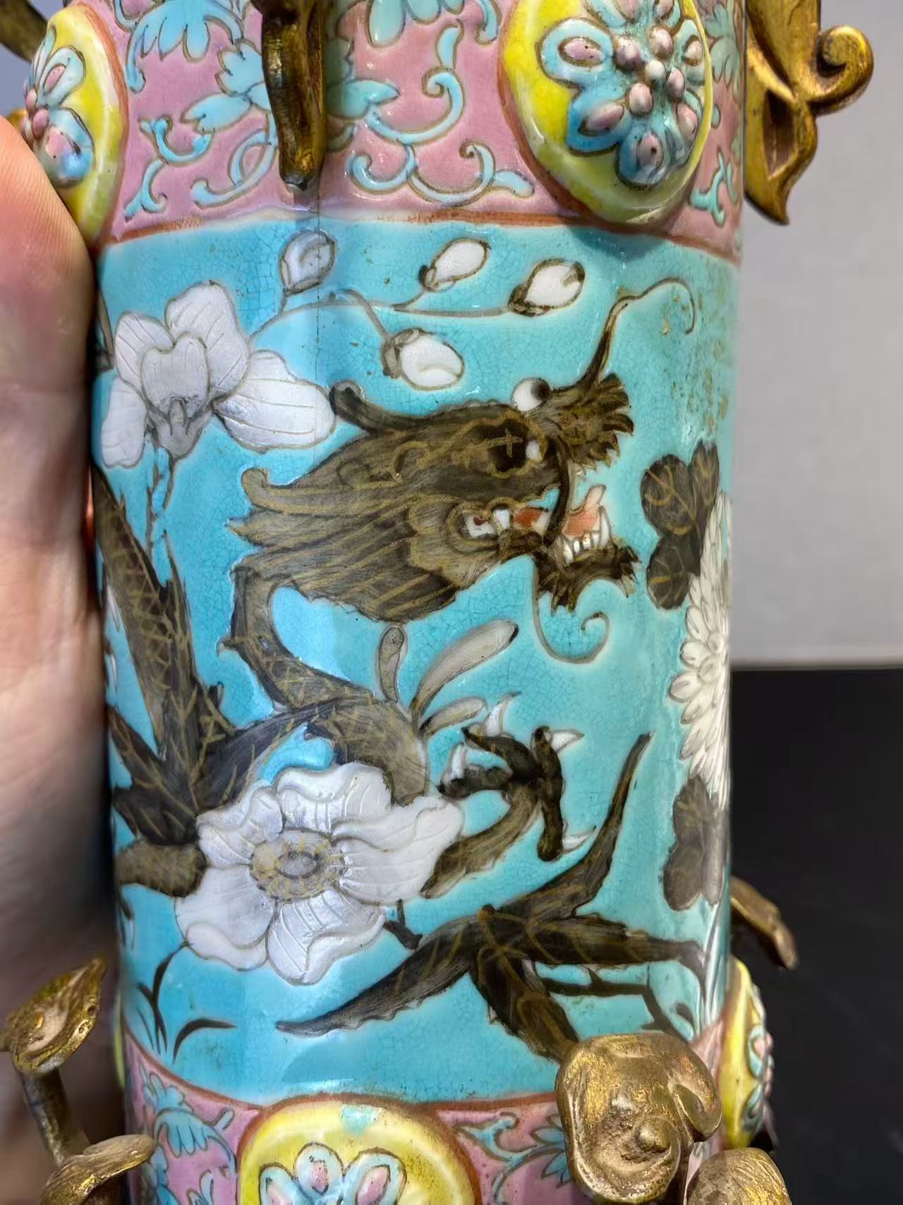 粉彩大雅斋风格龙纹花插