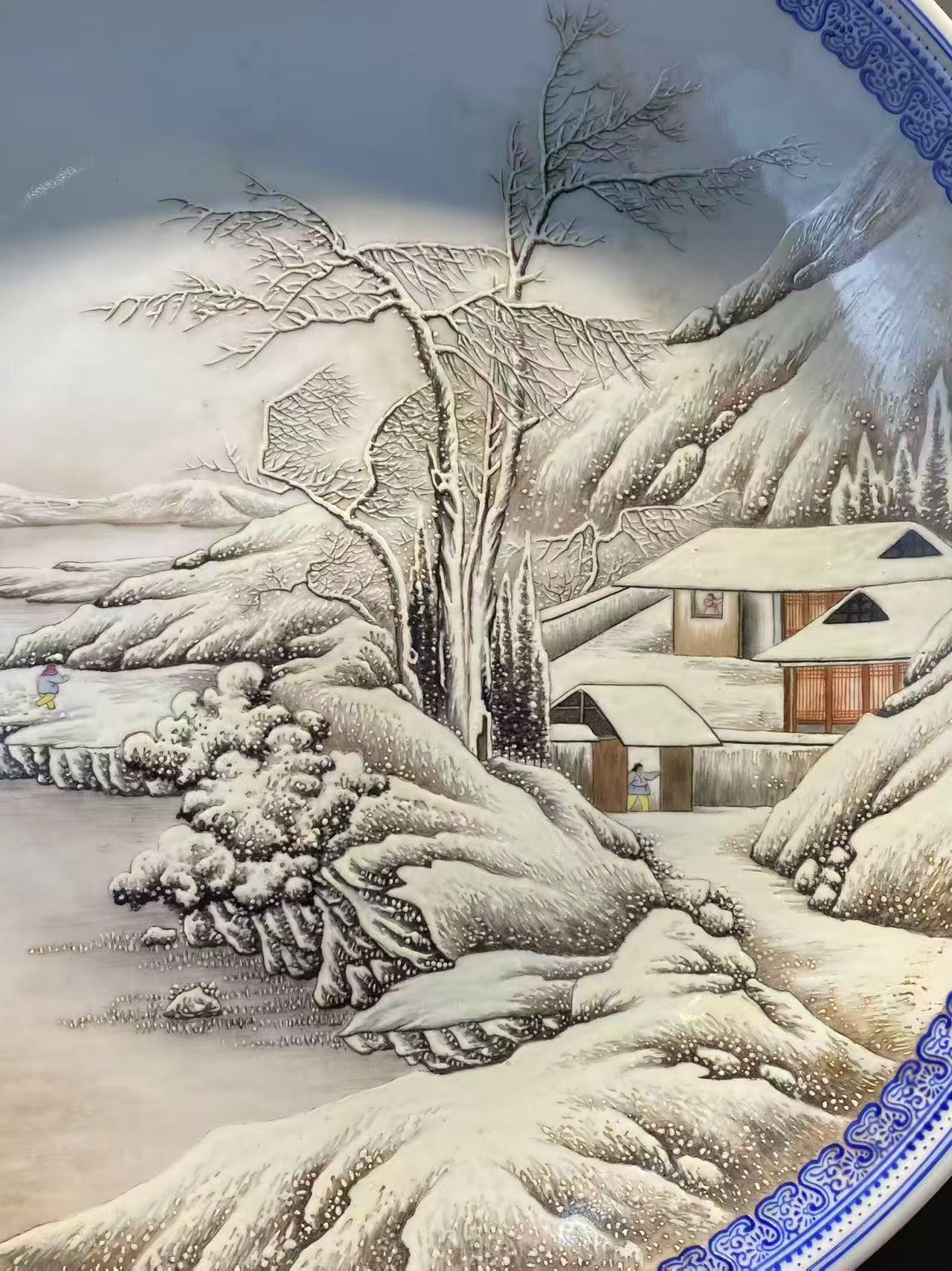 粉彩雪景图大盘