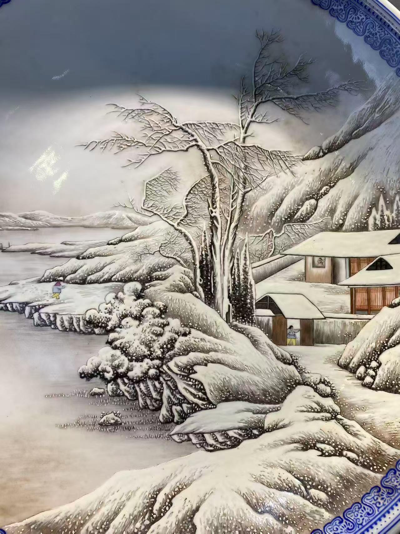 粉彩雪景图大盘