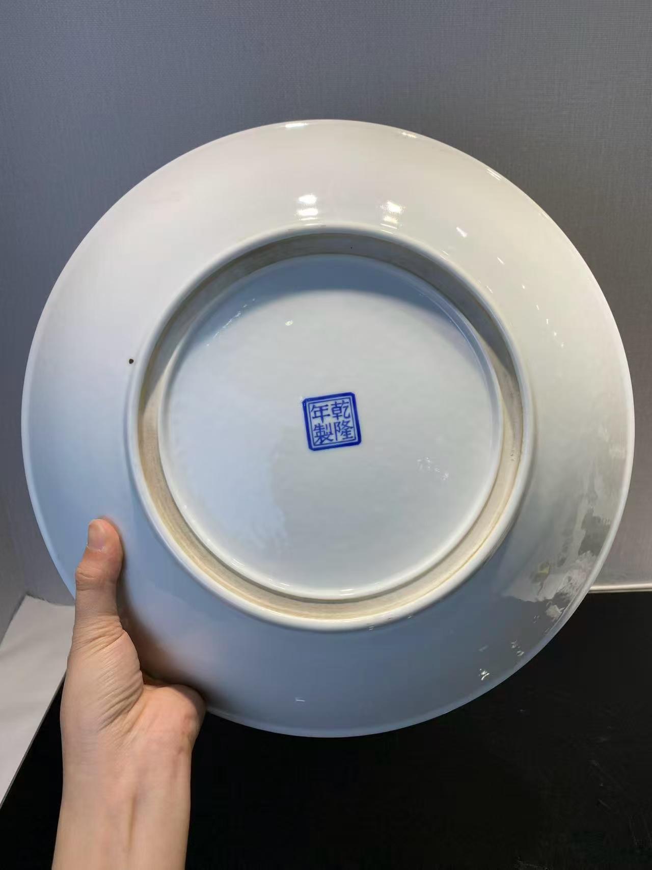 粉彩雪景图大盘