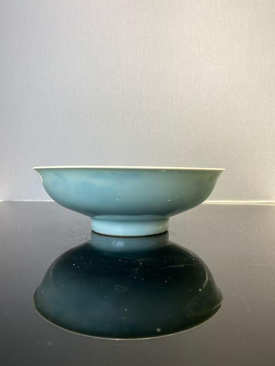 外豆青釉内青花三多纹供盘