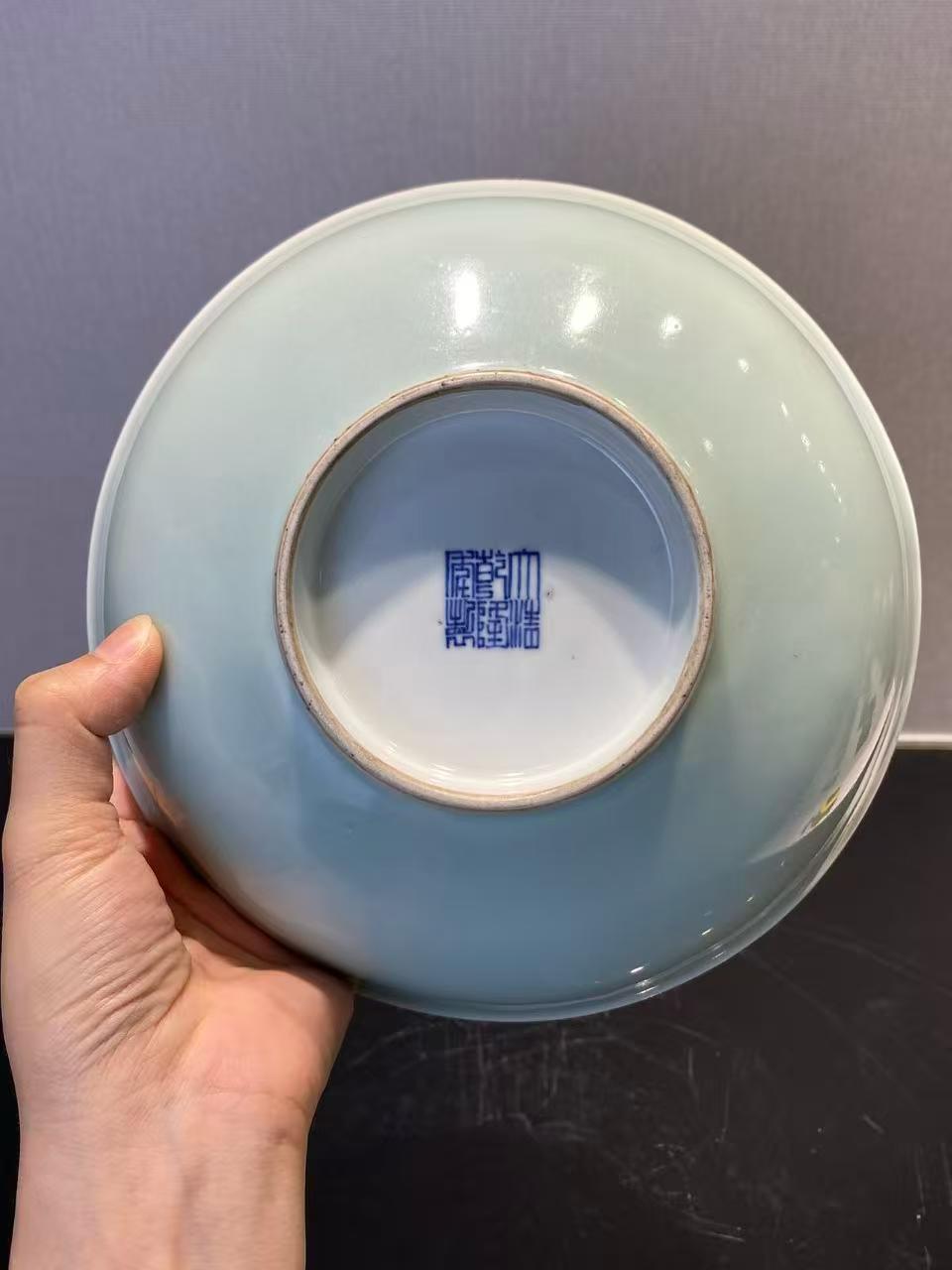 外豆青釉内青花三多纹供盘