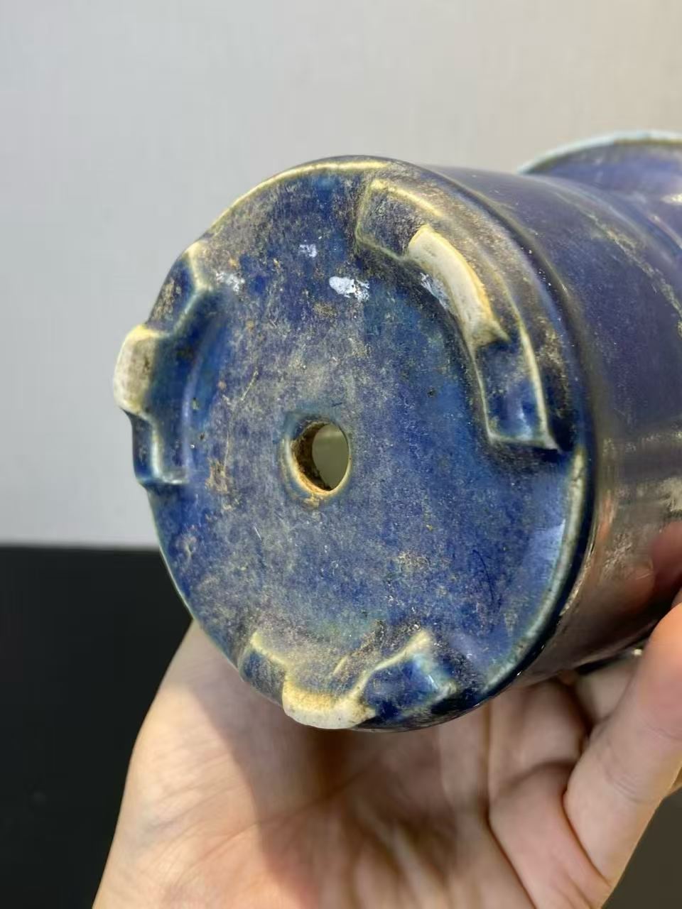 霁蓝釉花盆