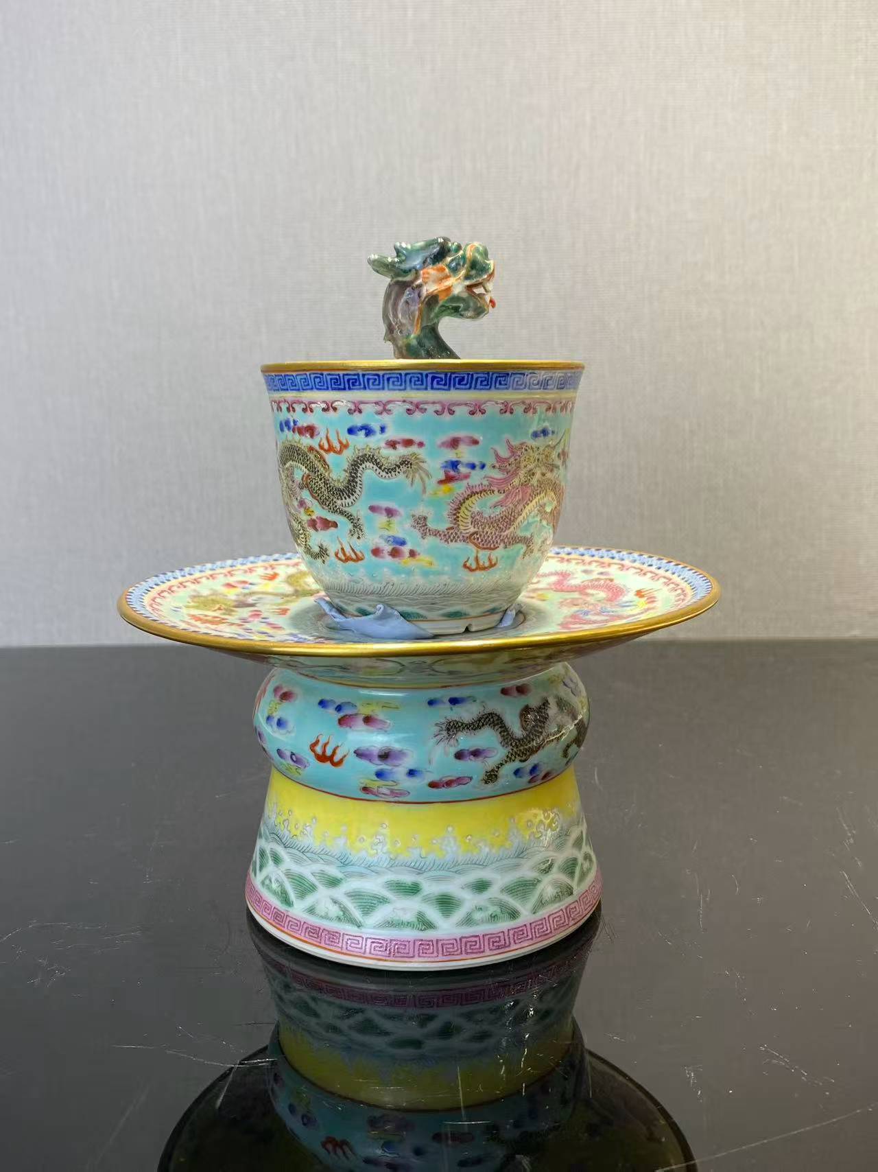 粉彩海水云龙纹公道杯