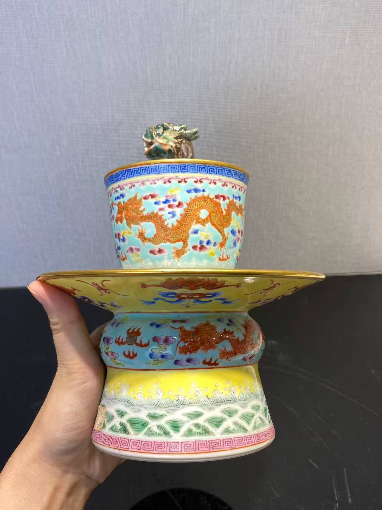 粉彩海水云龙纹公道杯