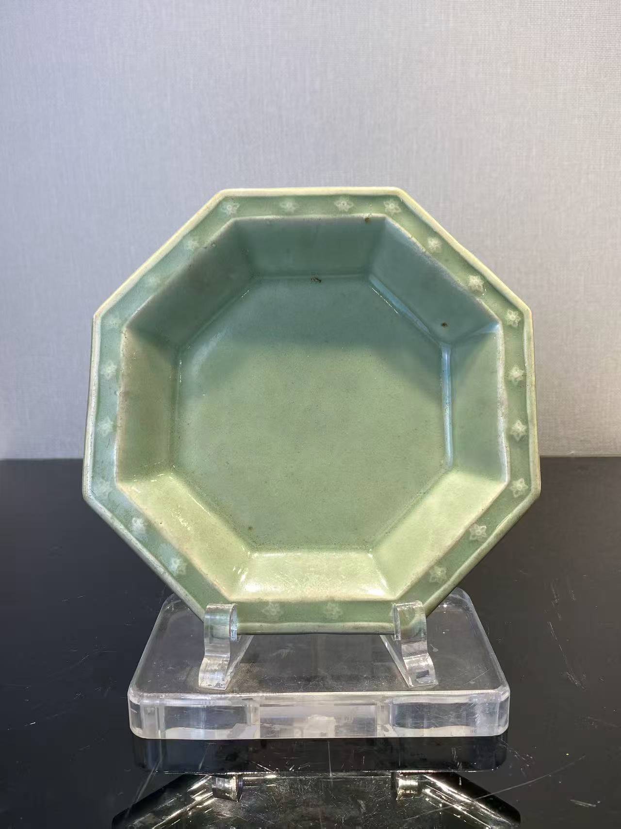 龙泉窑八方盘