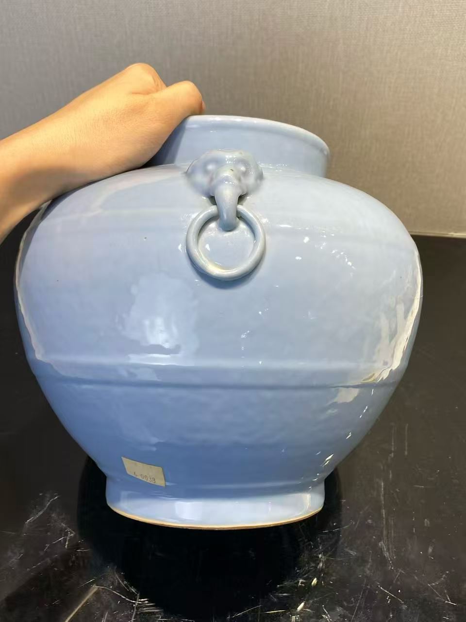 天蓝釉铺首尊