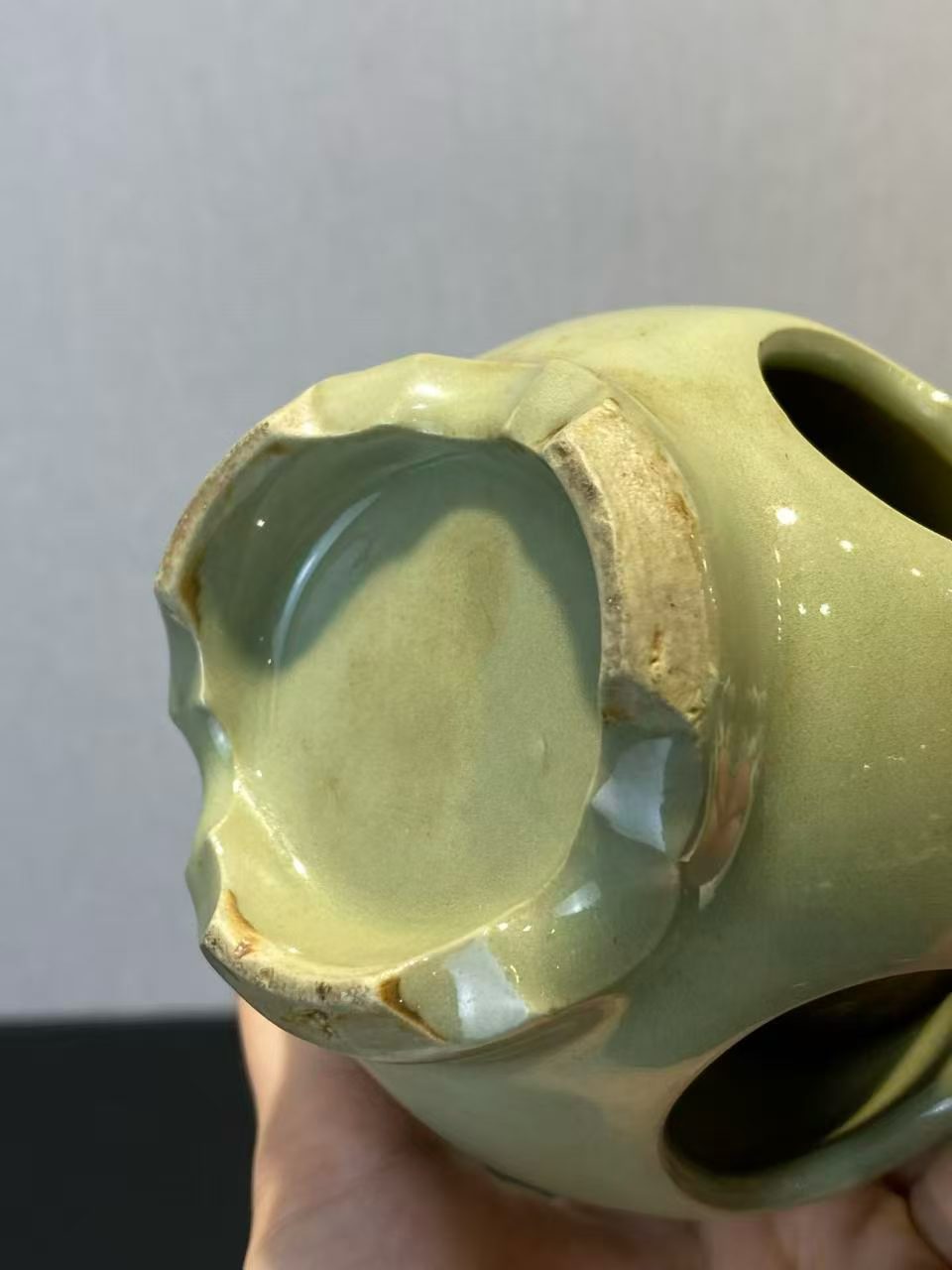 龙泉窑青釉香炉