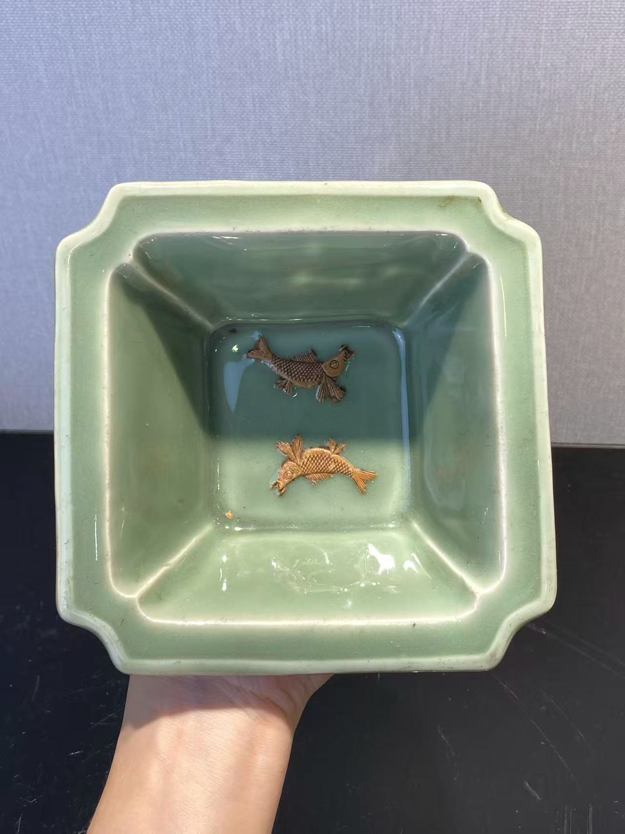 景德镇窑双鱼洗带木盒