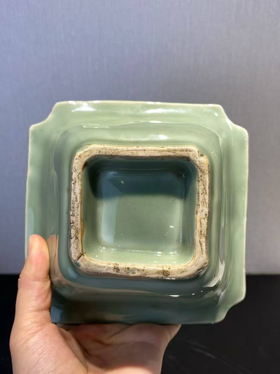 景德镇窑双鱼洗带木盒