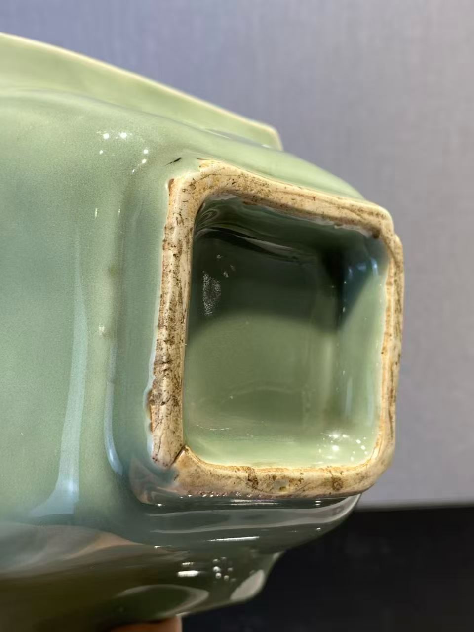 景德镇窑双鱼洗带木盒