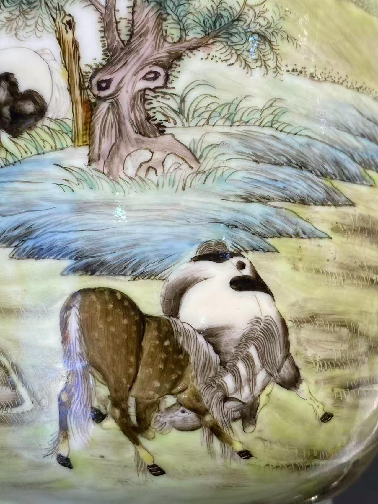 珐琅彩八骏图诗文灯笼瓶