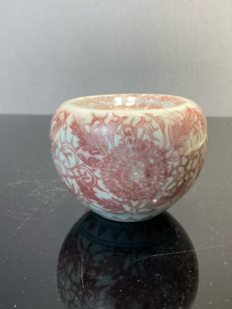 釉里红花卉纹苹果尊