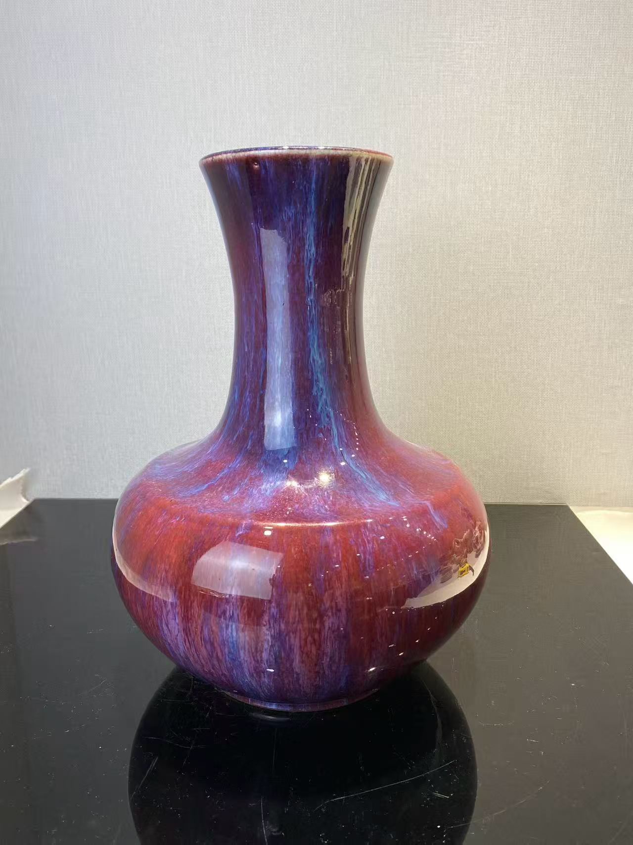 窑变釉荸荠瓶