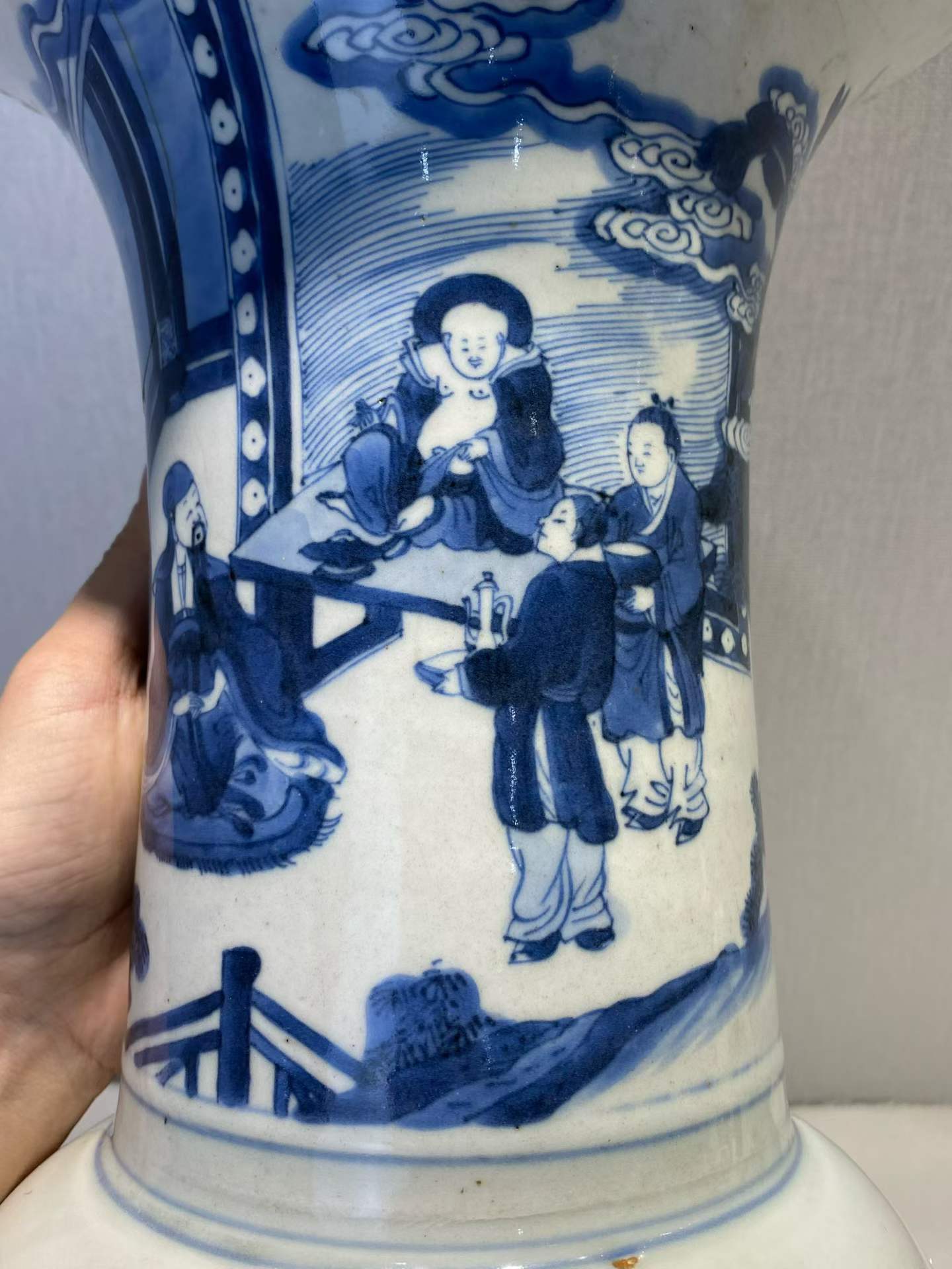 青花人物故事纹花觚