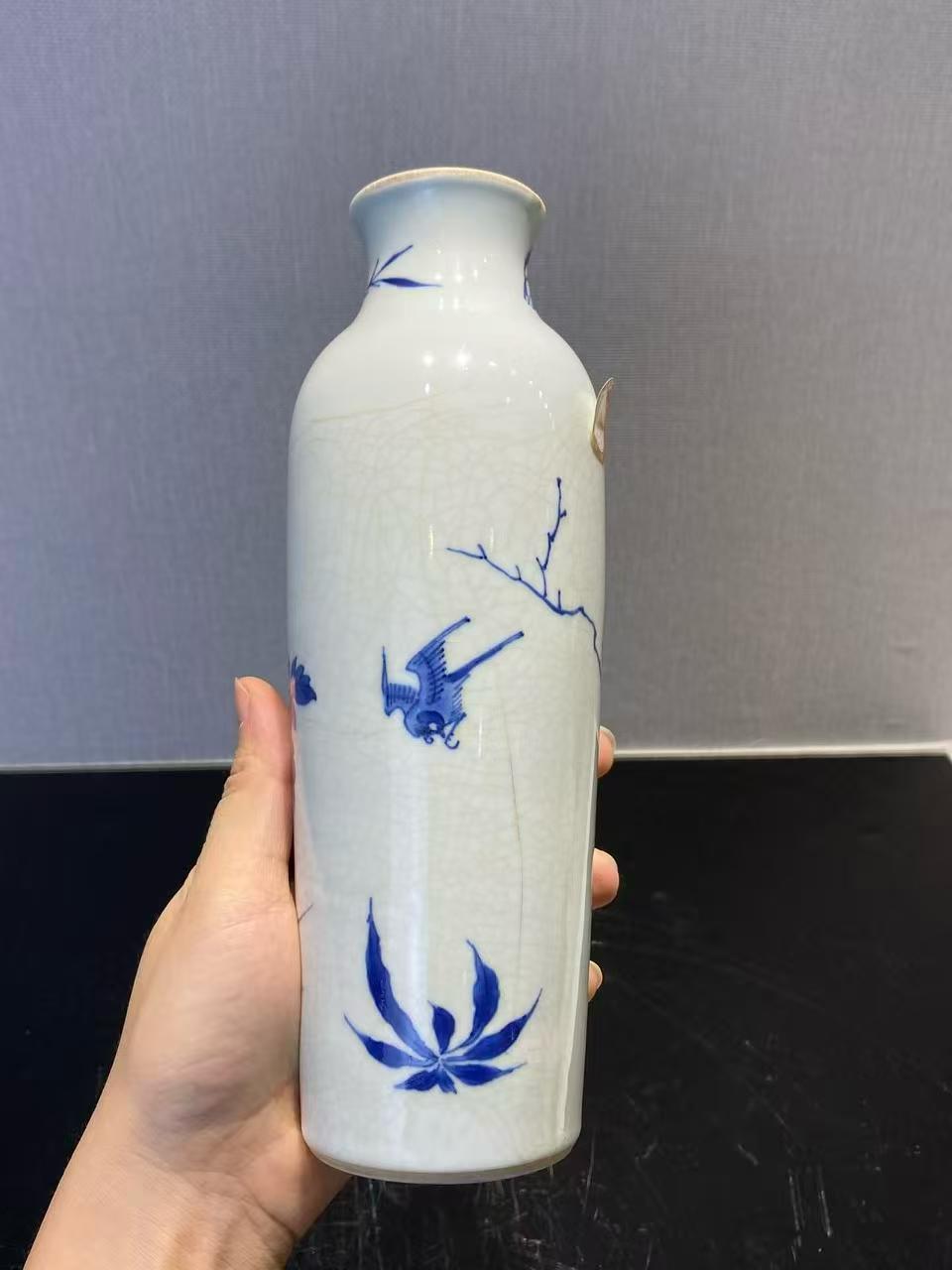 青花花鸟纹筒瓶