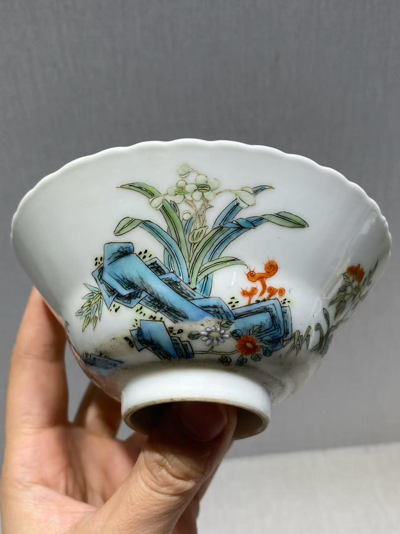 粉彩洞石兰花诗文碗
