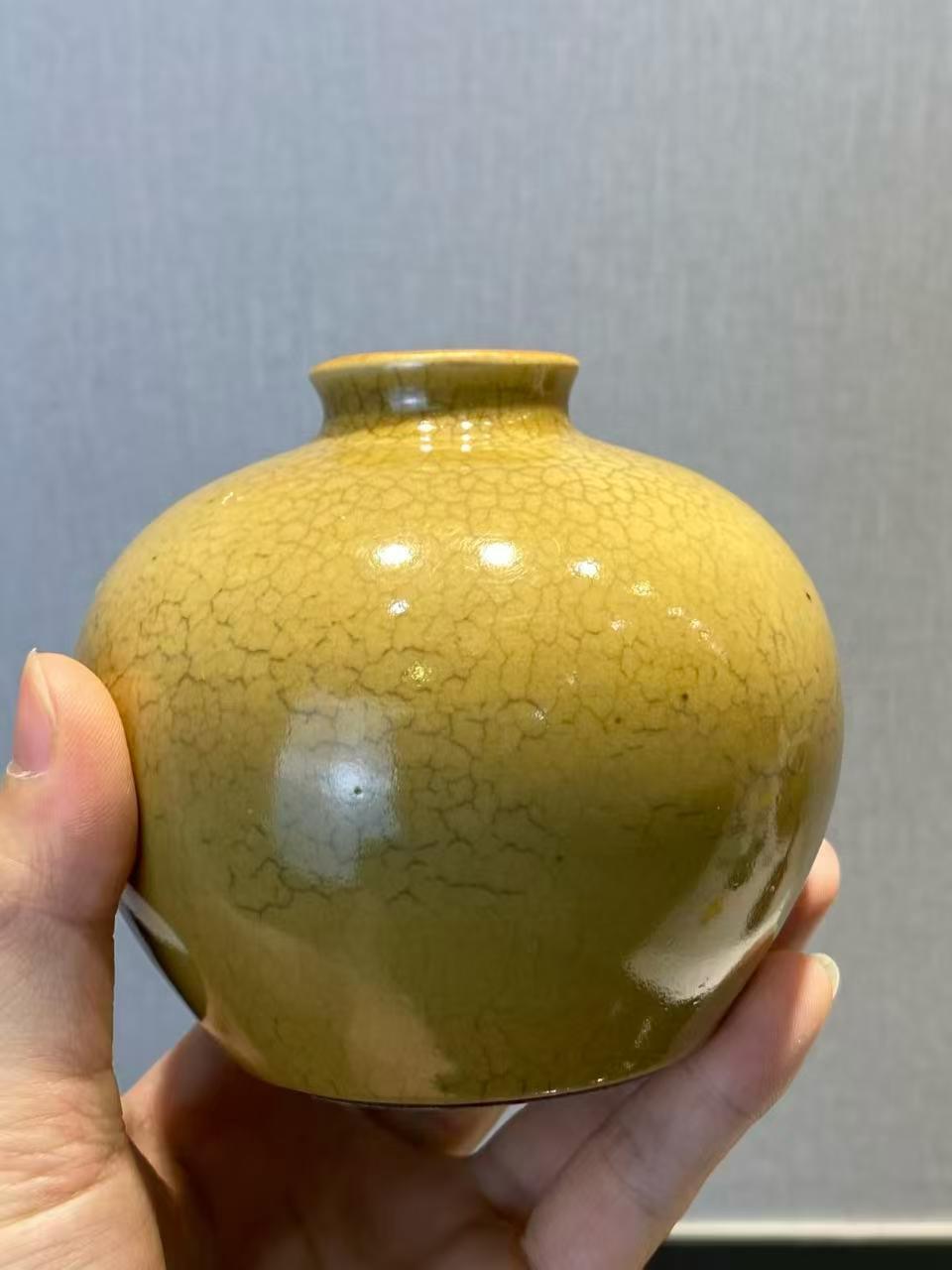 黄哥釉嘟噜瓶
