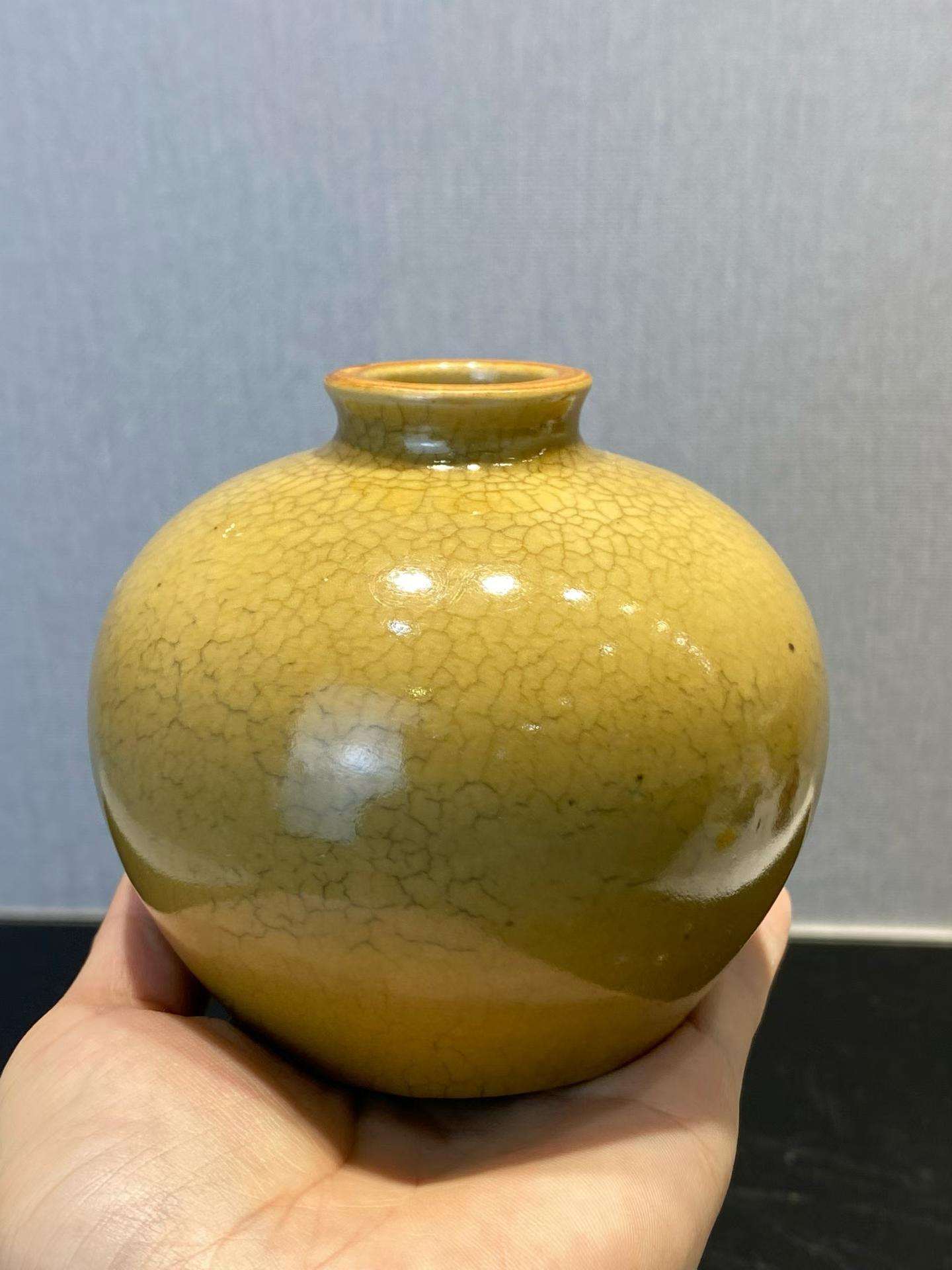 黄哥釉嘟噜瓶