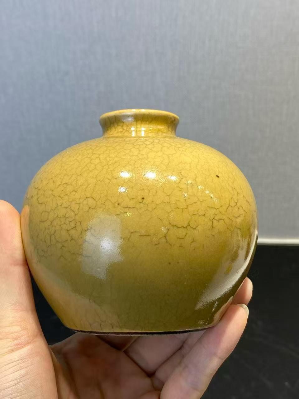 黄哥釉嘟噜瓶