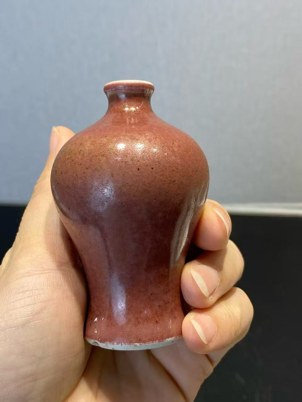 豇豆红釉小梅瓶