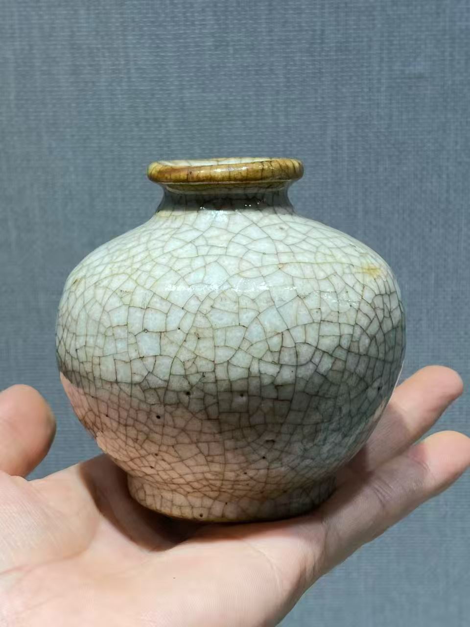 哥釉小口罐