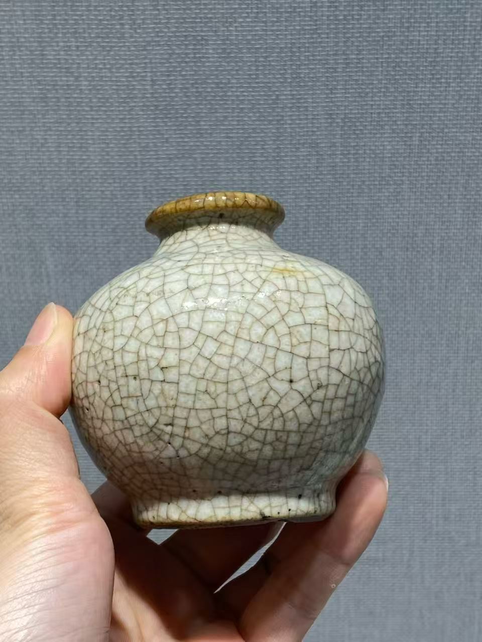 哥釉小口罐