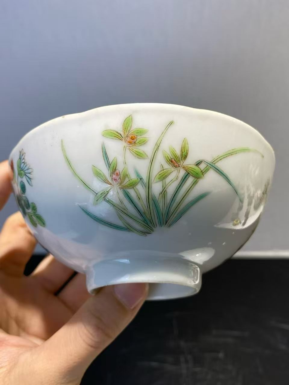 粉彩四季花卉纹碗一对
