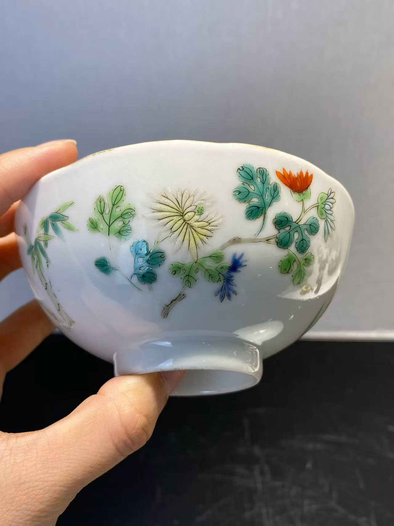 粉彩四季花卉纹碗一对