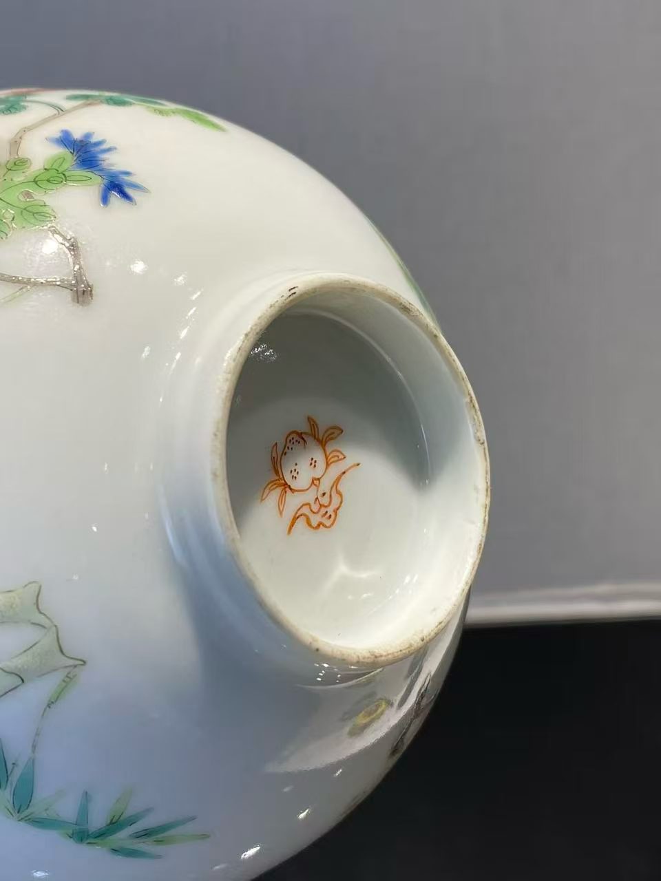 粉彩四季花卉纹碗一对