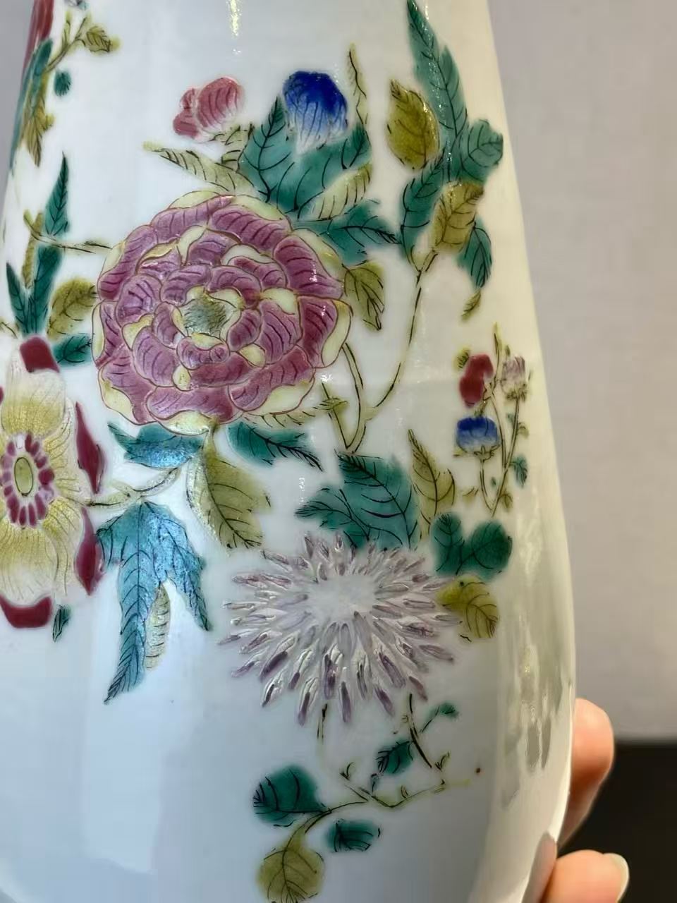 粉彩折枝花卉纹玉米瓶