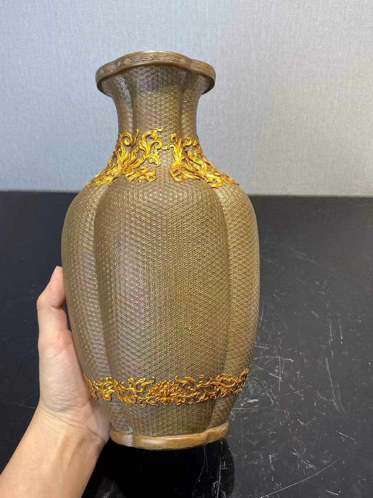 木胎加漆描金秋菊图海棠口瓶
