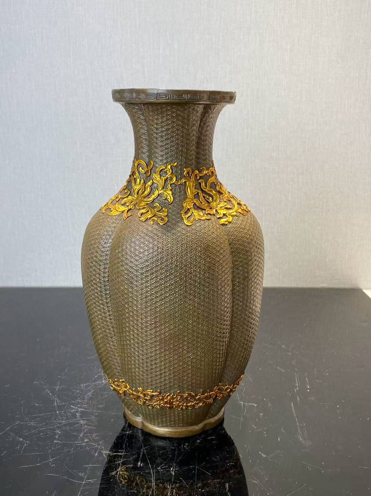木胎加漆描金秋菊图海棠口瓶