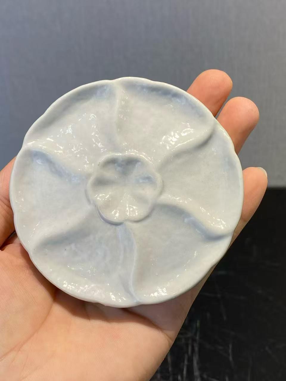 粉彩锦地缠枝莲纹小调色盘