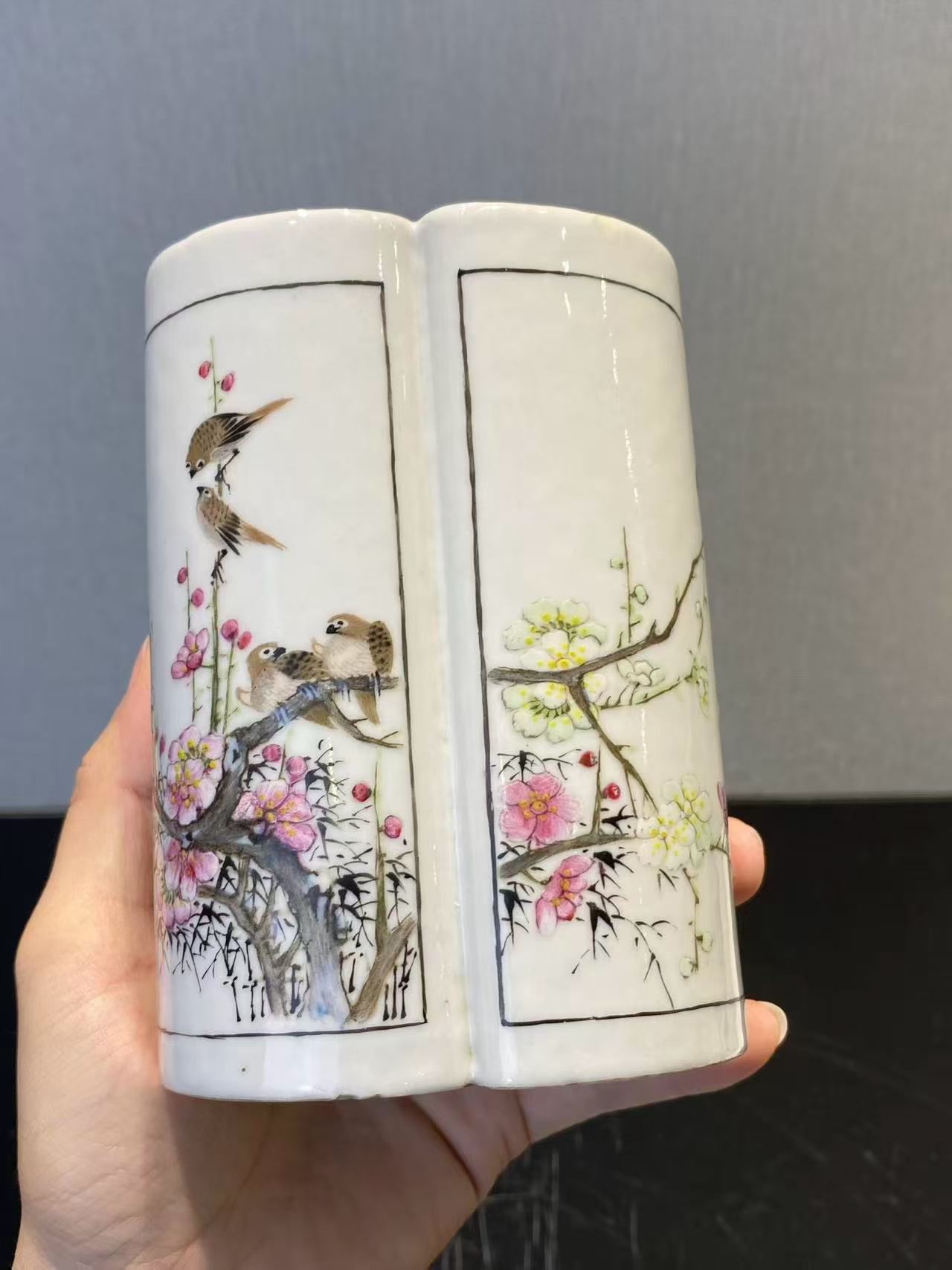 粉彩喜上眉梢书卷形笔筒