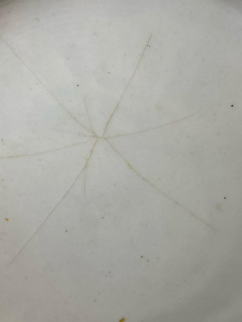 粉彩九桃纹天球瓶
