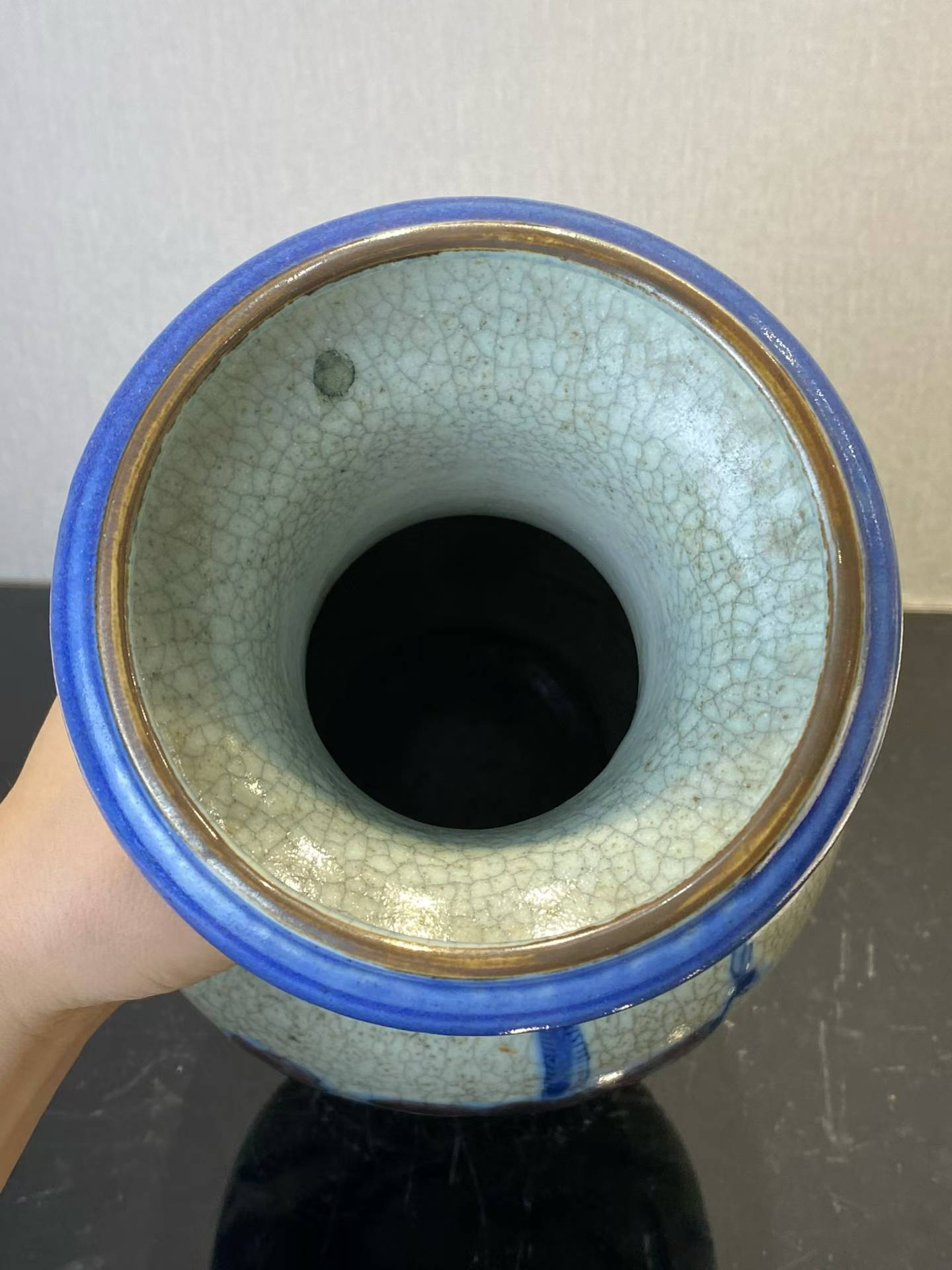 哥釉地青花釉里红刀马人物盘口瓶一对