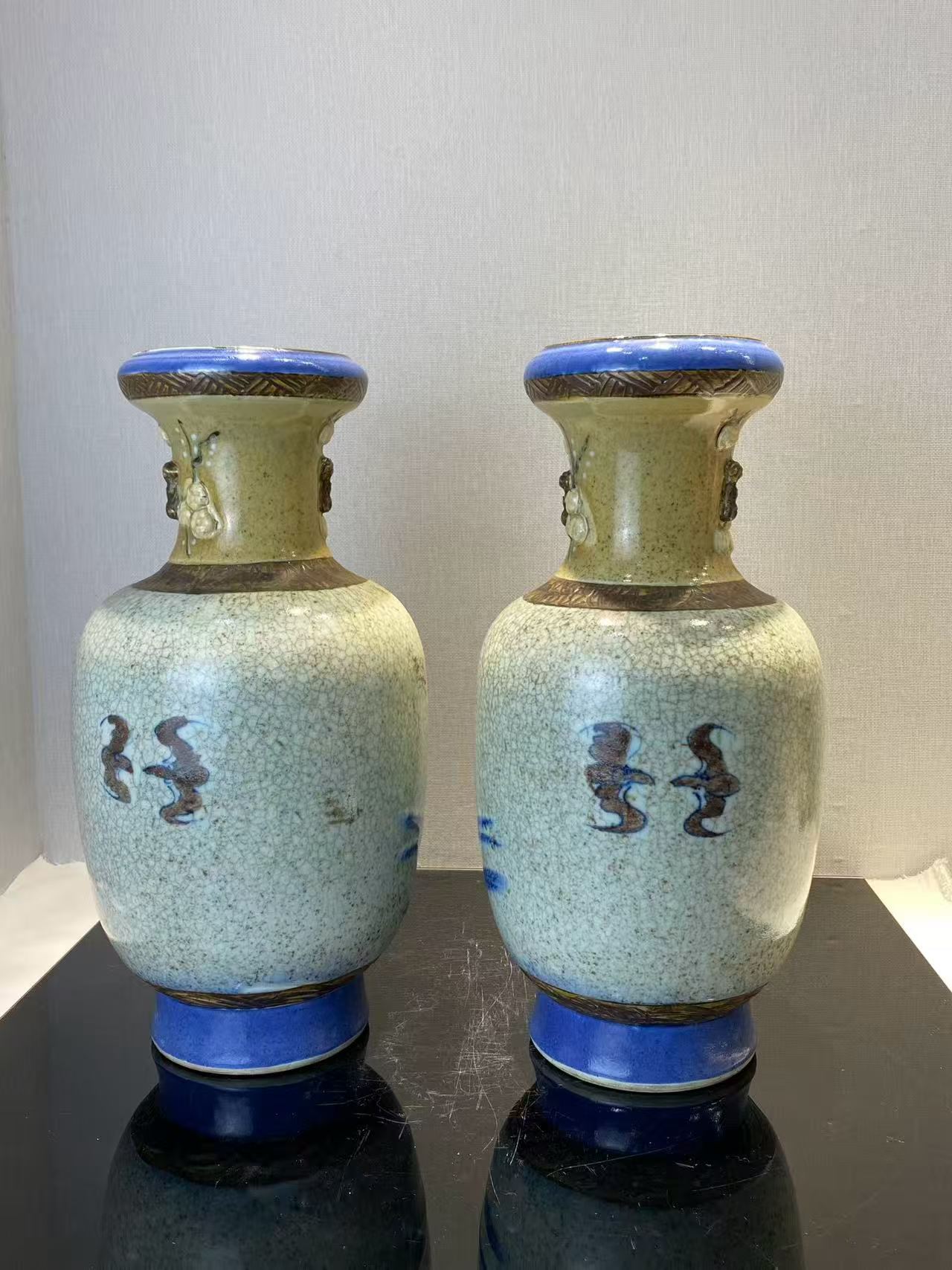 哥釉地青花釉里红刀马人物盘口瓶一对